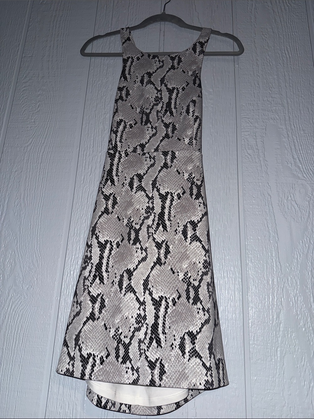 Express Snake-Print Reptile Cover - Black & Silver